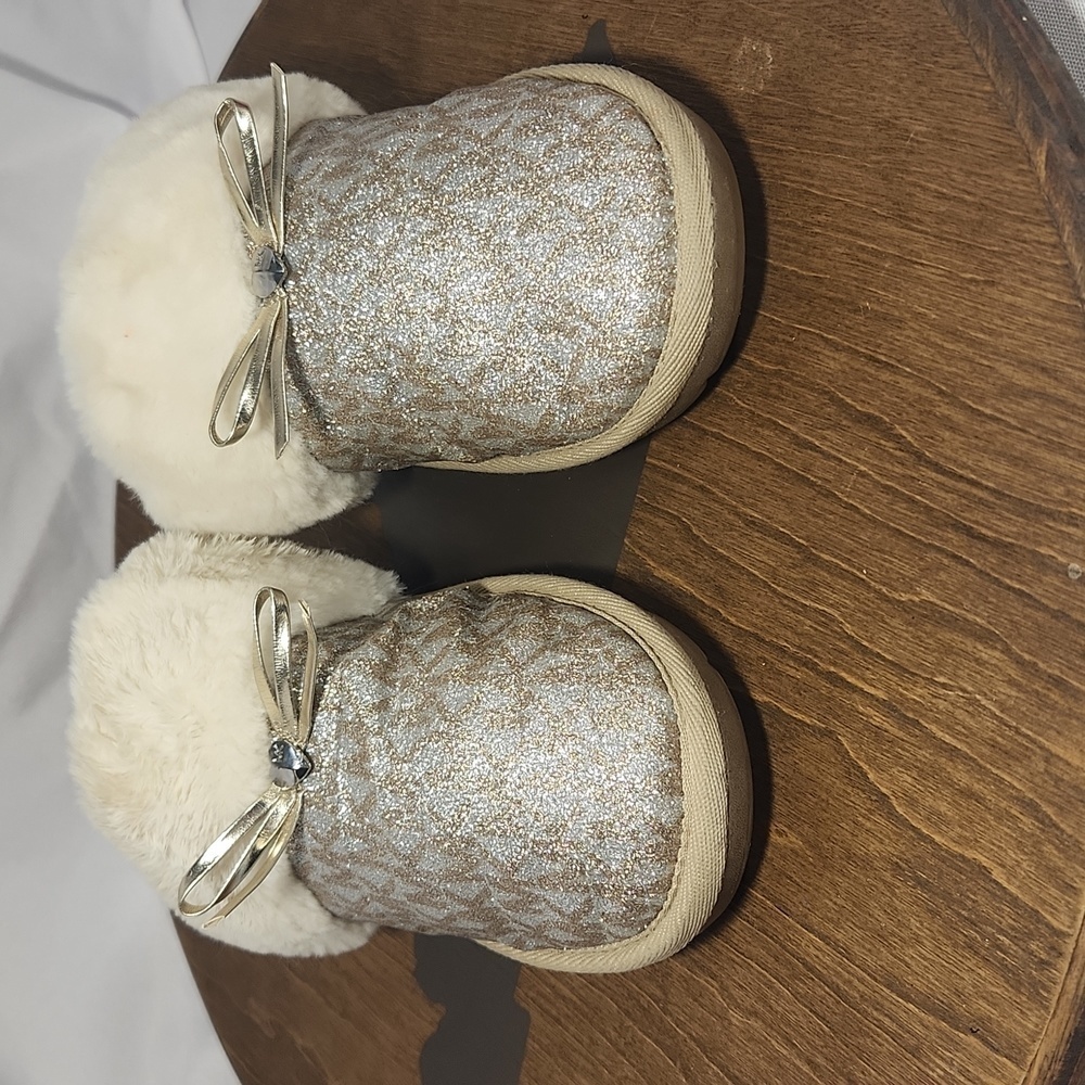 Michael Kors size 4 slippers in gold and silver - Picture 6 of 7